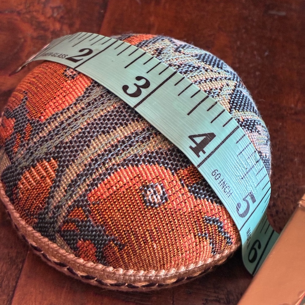 Vtg England tapestry Pin Cushion Rabbit - Picture 8 of 10